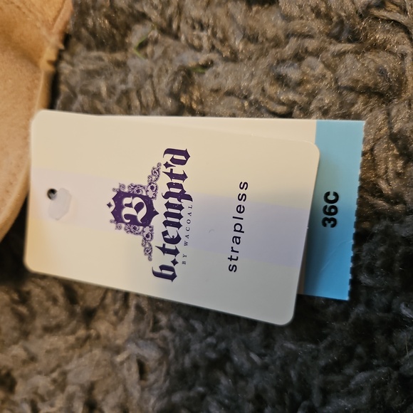 NWT low back strapless bra - Picture 3 of 4